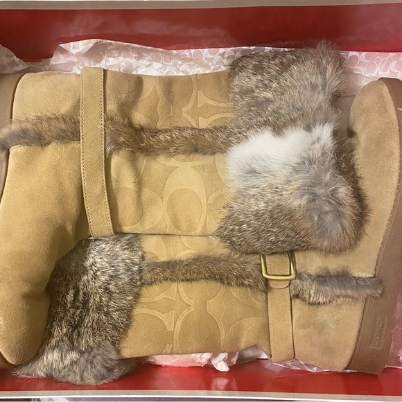 Gorgeous real fur vintage coach boots. - Picture 7 of 7